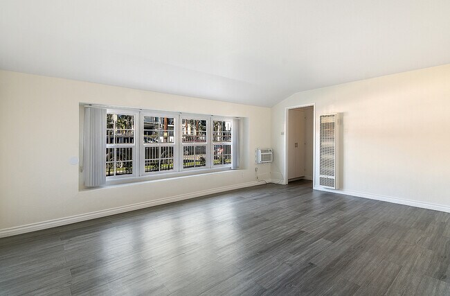 Building Photo - 20326 Saticoy St