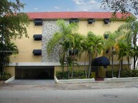Building Photo - 427 Santander Ave