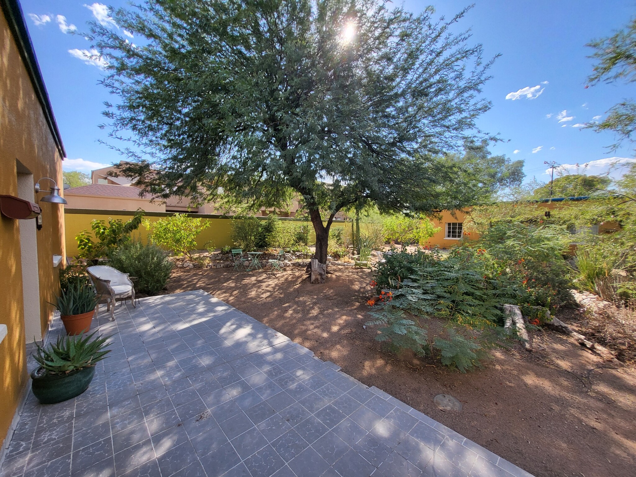 Building Photo - 716 N Palo Verde Blvd