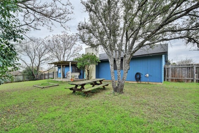 Building Photo - 506 S Mt Rushmore Dr
