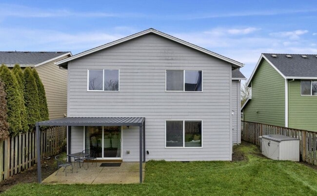 Building Photo - Beautiful 4 Bedroom Home in Desirable Willamette Landing!!