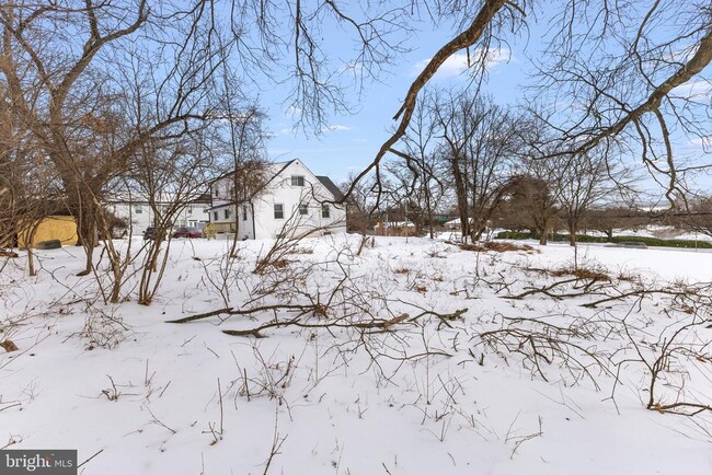 Building Photo - 3213 Greencastle Rd