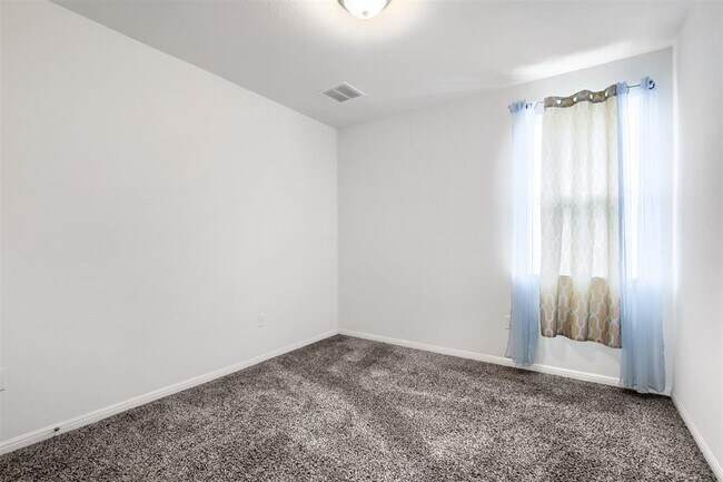 Building Photo - 20417 Shellduck Dr