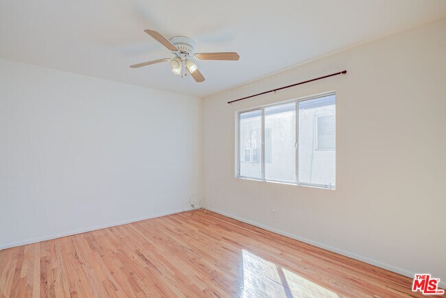 Building Photo - 1055 S Wooster St