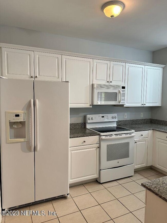 Building Photo - 155 Legendary Dr