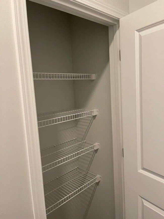 Building Photo - Stunning condo is South Murfreesboro