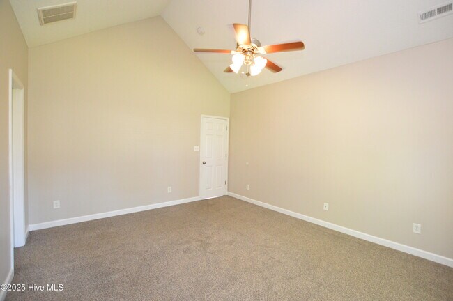 Building Photo - 24 Jasmine Ln