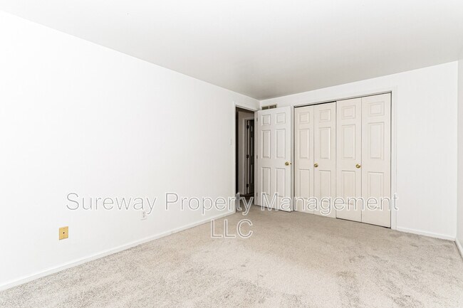 Building Photo - 329 Catch Penny Ln