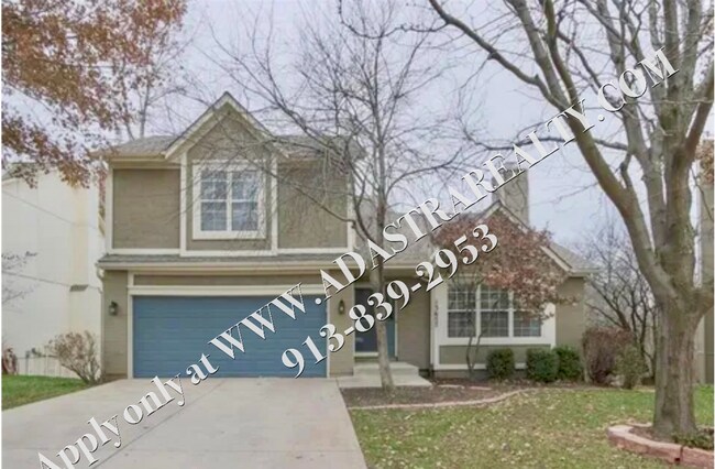 Primary Photo - Beautiful 4 Bed 3 Bath Home in Olathe-Comi...