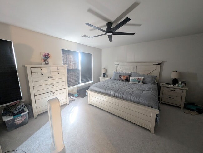 Building Photo - END UNIT STUNNER!