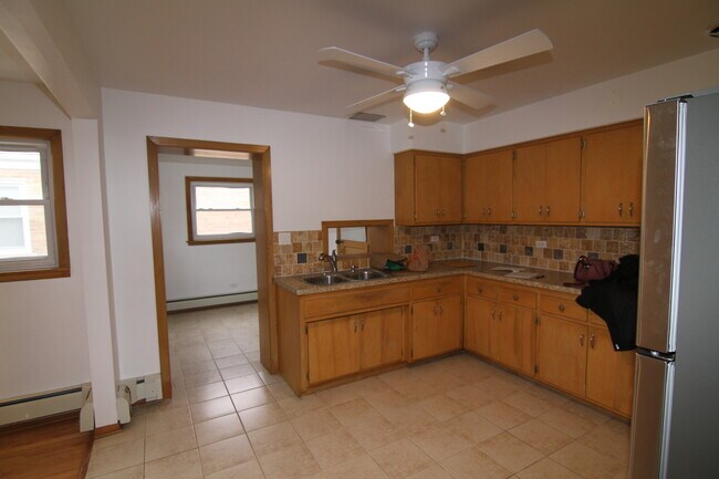 Building Photo - 3555 N Neva Ave