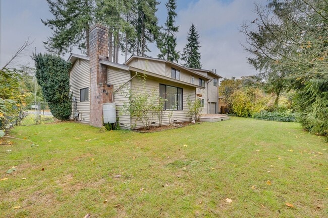 Building Photo - Beautifully Remodeled 4-Bedroom Home in Ke...