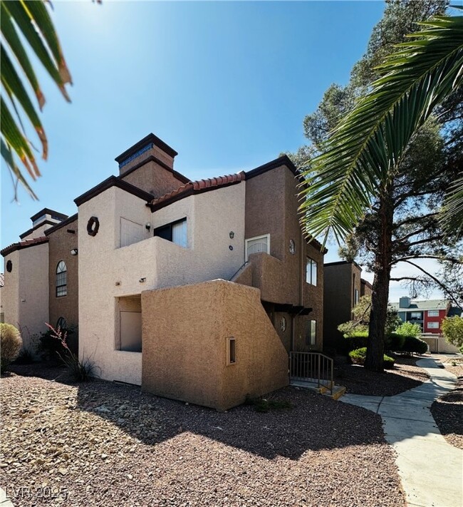 Primary Photo - 2977 Juniper Hills Blvd