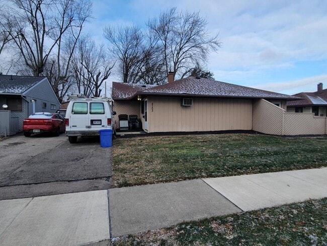 Building Photo - 2101 S Smithville Rd