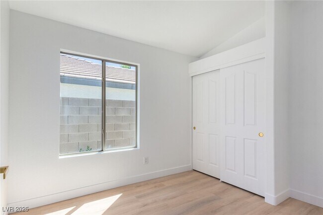 Building Photo - 10482 Clarion River Dr