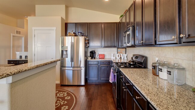 Building Photo - 5 Bedroom Ranch Home on North End