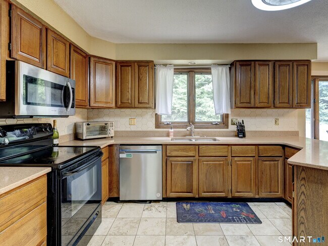 Building Photo - 522 Springfield Rd