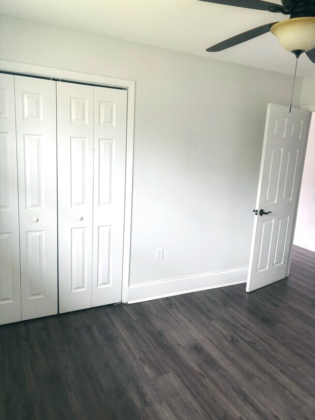 Building Photo - 82 Oliver Dr