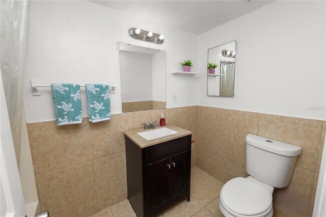 Building Photo - 1250 Mitchell St