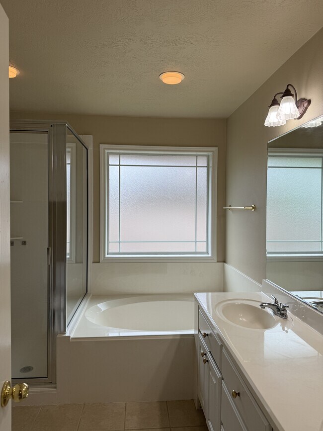 Building Photo - 223 Karten Ln