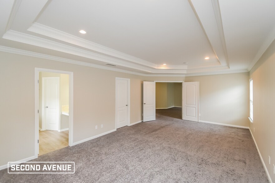 Building Photo - 9041 Redtail Dr