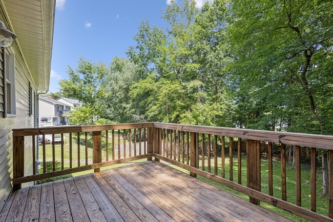 Building Photo - 20 Cherry Laurel Dr