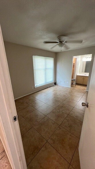 Building Photo - 902 Toyah Creek Ln