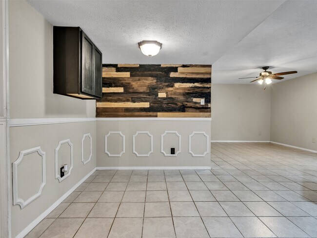 Building Photo - 17323 Glenpatti Dr