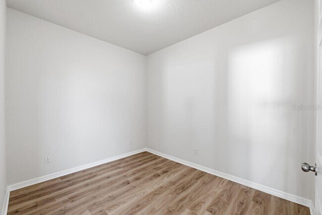 Building Photo - 9004 Mountain Magnolia Dr