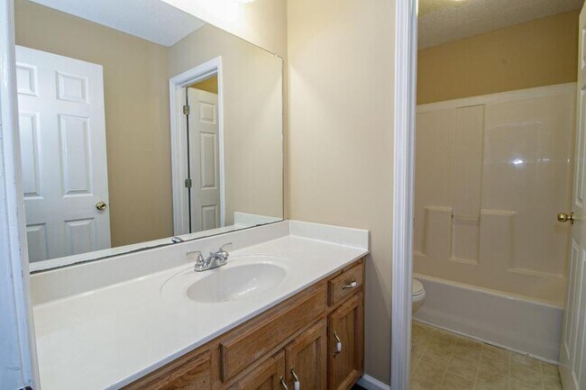 Building Photo - 2107-1 Ringgold Ct