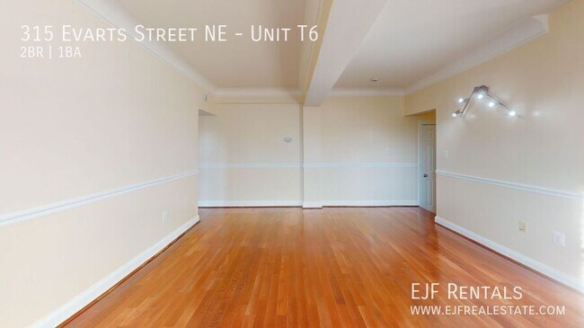 Building Photo - 315 Evarts St NE