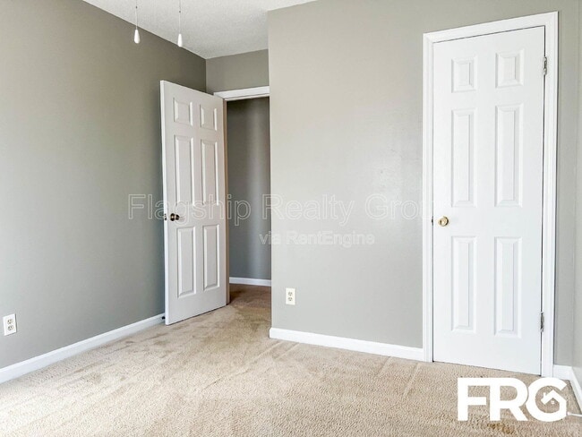 Building Photo - 100 Kristin Dr