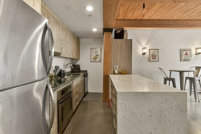 Building Photo - 90 Wareham St