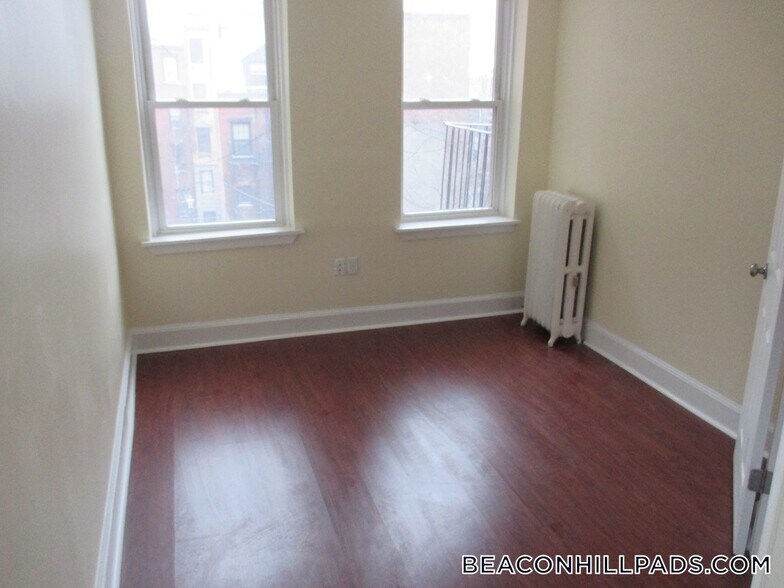 Building Photo - 70 Joy St