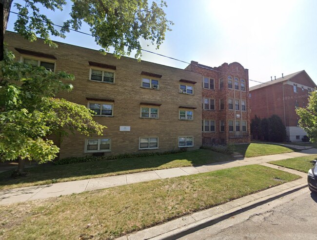 Building Photo - 10437 S Hale Ave