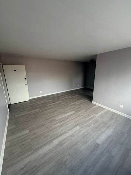 Building Photo - 13975 Superior Rd