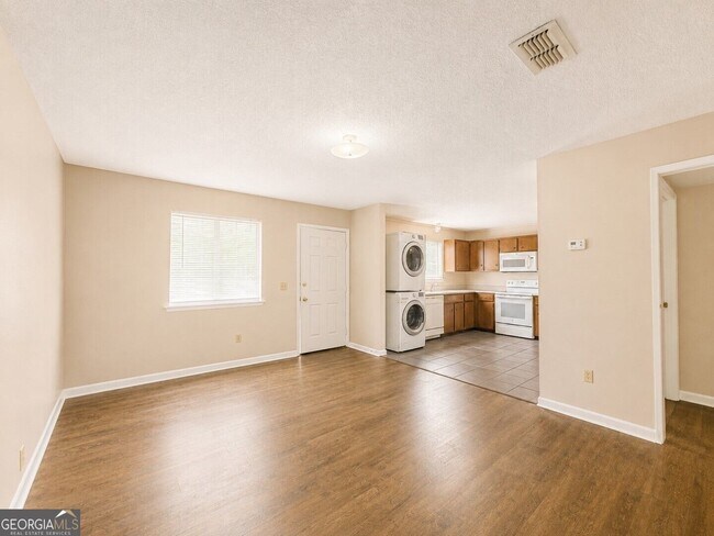 Building Photo - 109 Seaparc Cir