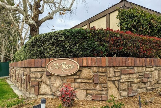 Building Photo - 1 Bedroom ~ Live in the Heart of South Coa...