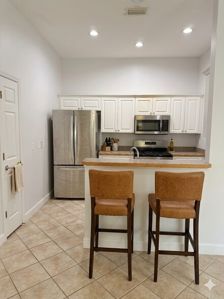 Building Photo - 4965 SW 91st Ter