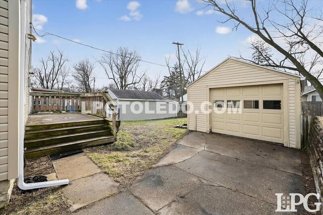 Building Photo - 5831 Gany Mede Dr