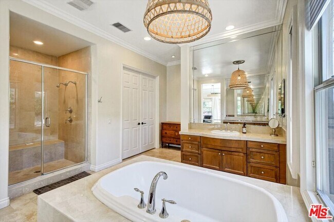 Building Photo - 2860 Dewdrop Pl