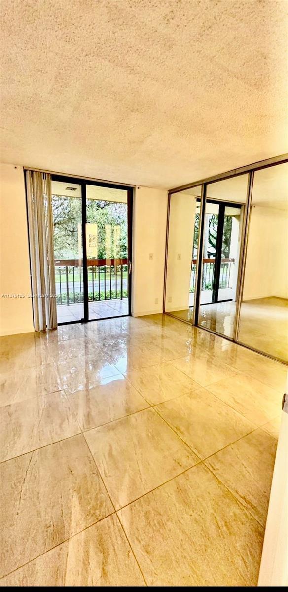 Building Photo - 747 SE 1st Ave