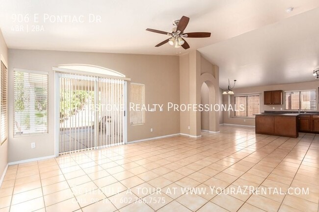 Building Photo - 906 E Pontiac Dr