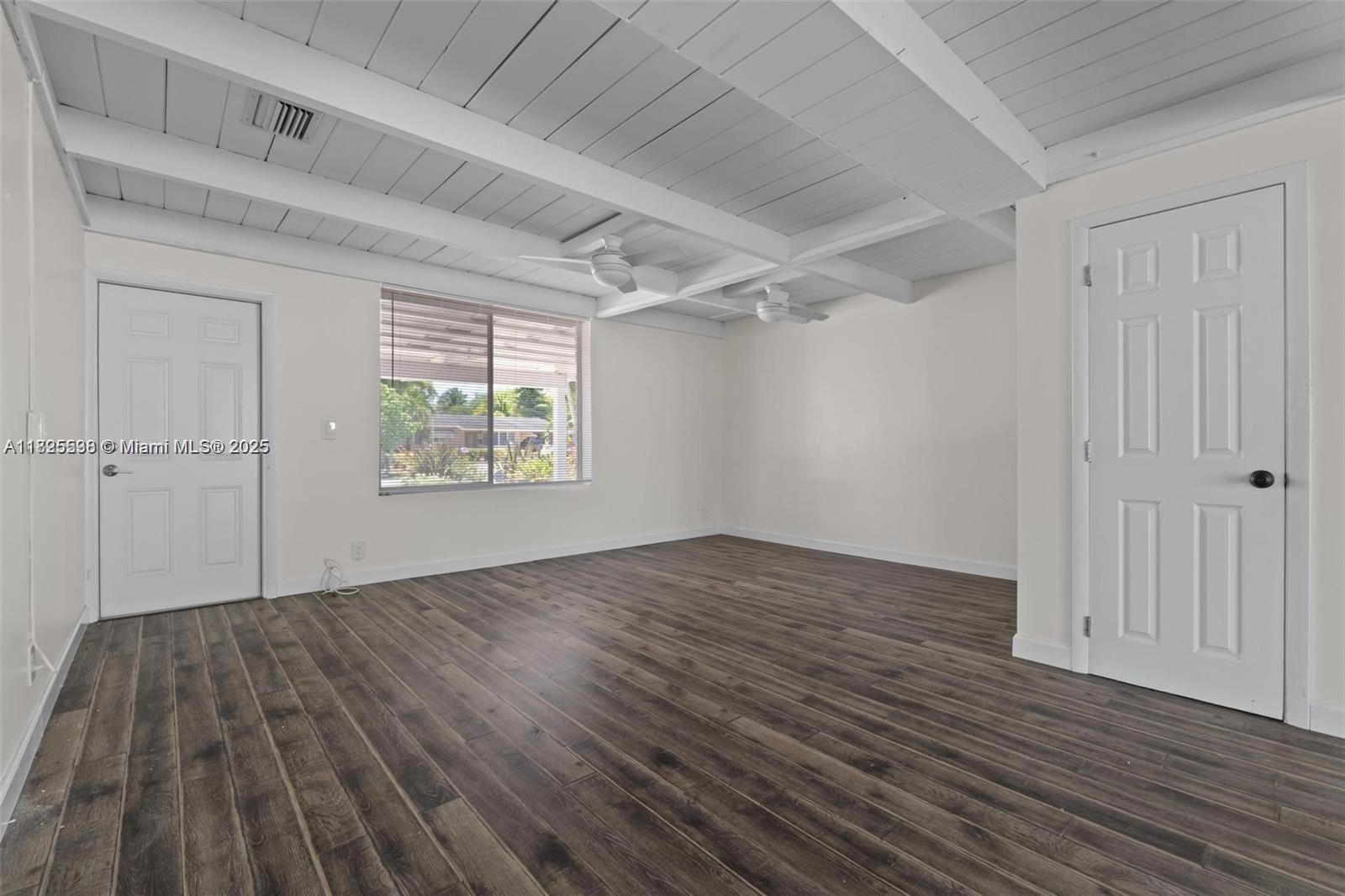 Building Photo - 609 NW 30th Ct