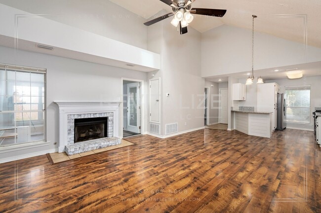 Primary Photo - Alluring 3 Bed 2 Bath Home by Medal of Honor Park!