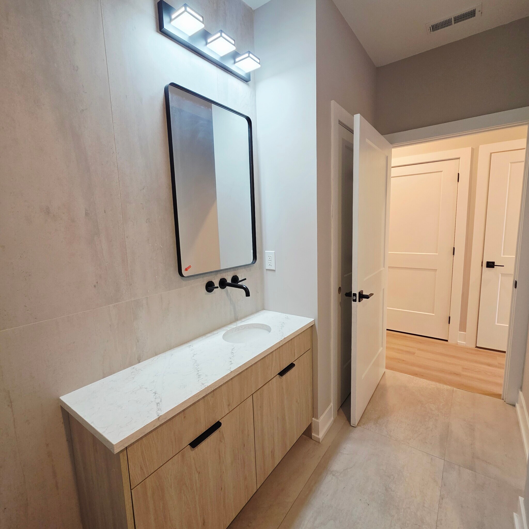 Building Photo - 714 Chestnut St