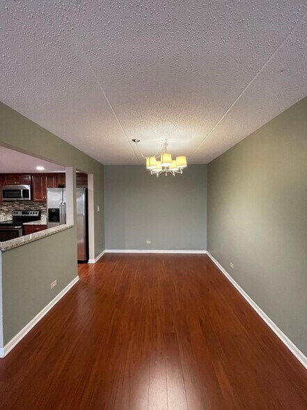 Building Photo - 450 Plum Creek Dr