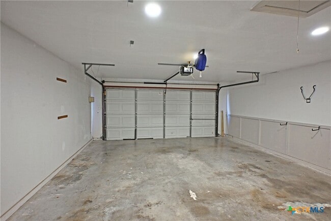 Building Photo - 953 River Bank