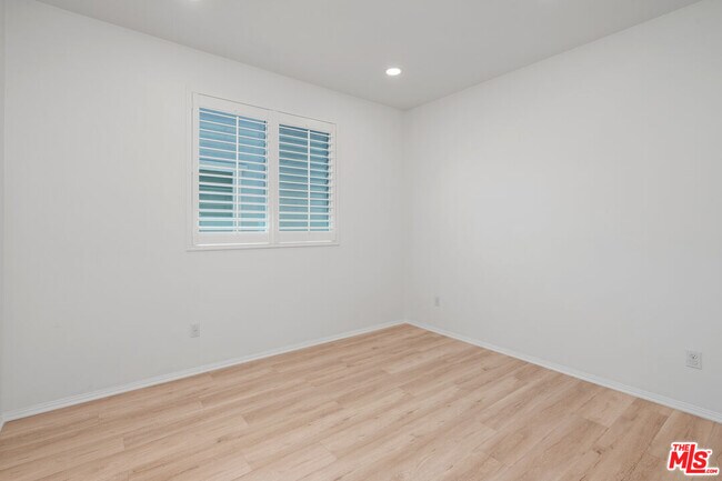 Building Photo - 17053 Cantlay St