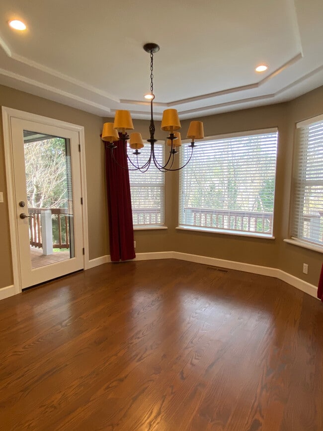 Building Photo - 12609 Oak Cir